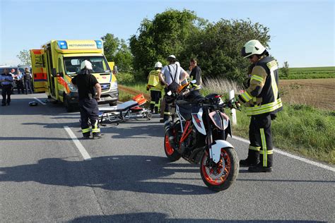 Sachsen Motorradfahrer stirbt bei Unfall südlich von Dresden.